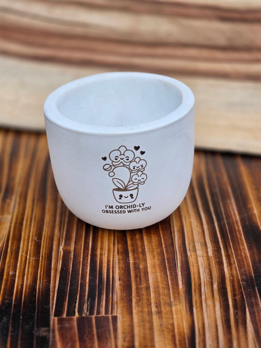 Sml Custom White Pot